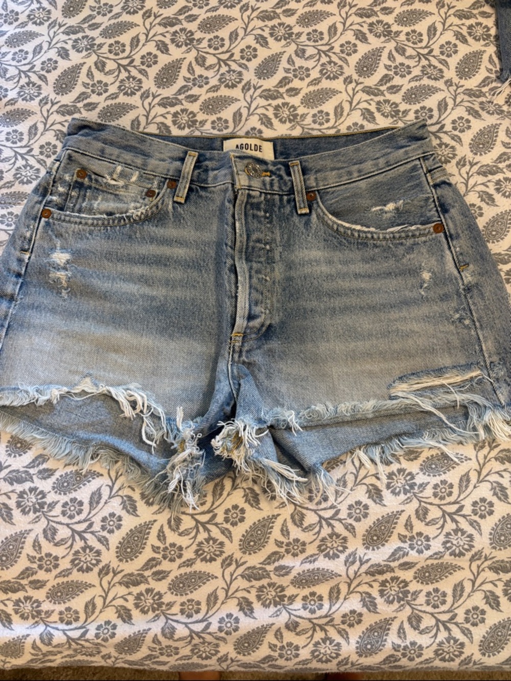 Agolde medium blue Parker distressed denim cutoff shorts 26